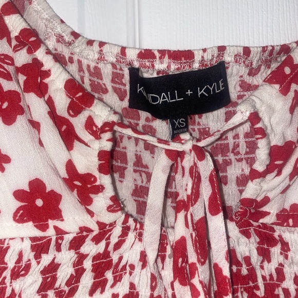 Kendall and Kylie shirt floral crop top - Picture 6 of 6